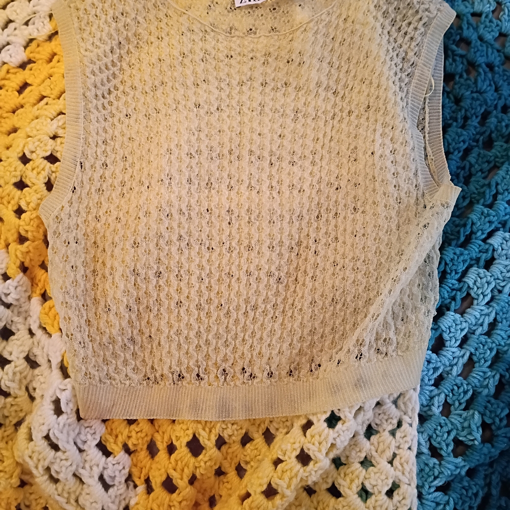 Zara Cream Open-Knit Sleeveless Crew Sweater